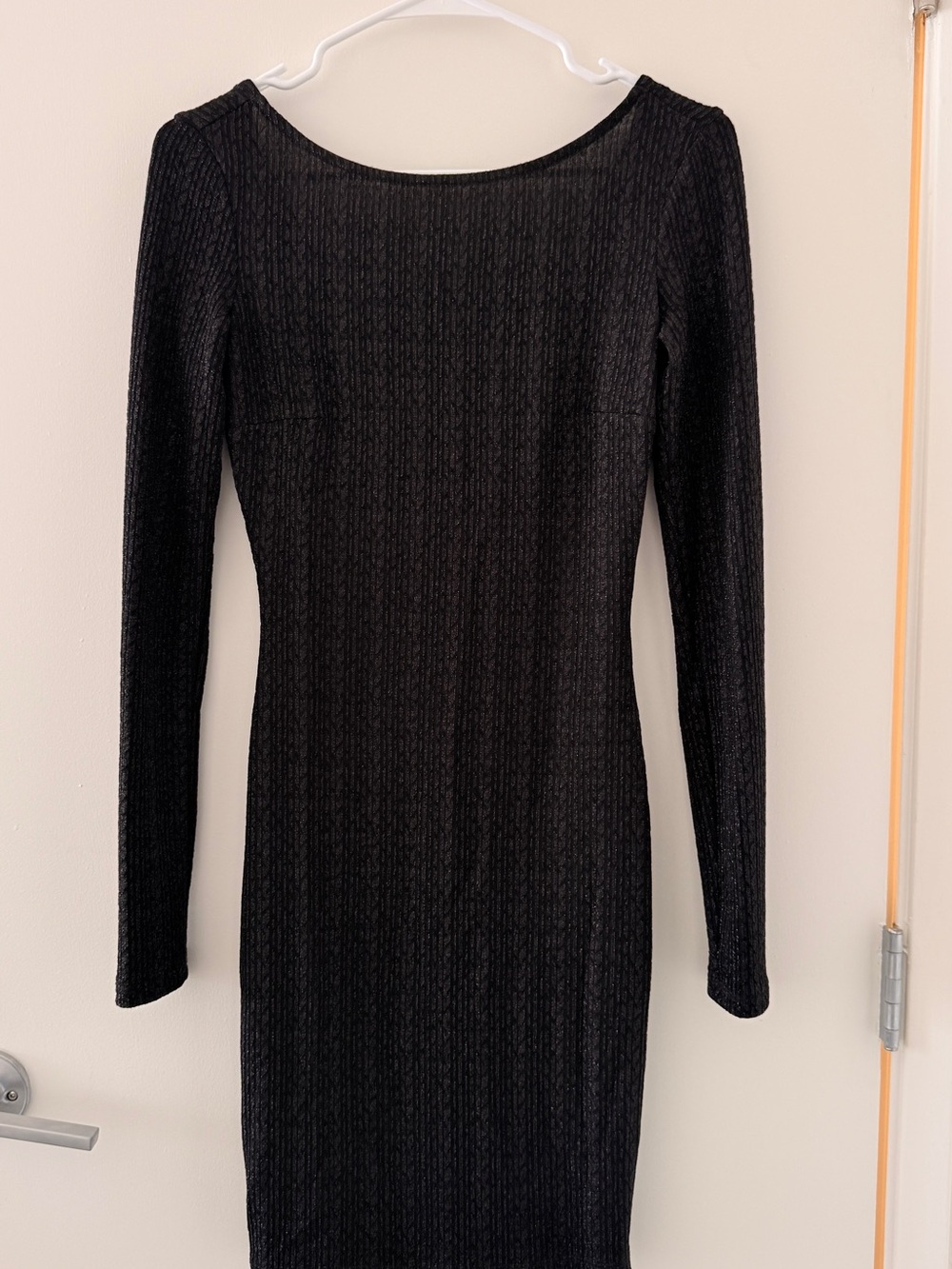 Classic Black Long-Sleeve Bodycon Dress